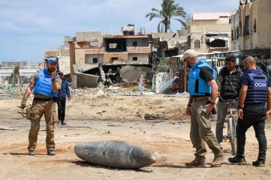 برنامج الأمم المتحدة يحذر من انتشار الذخائر غير المنفجرة وخطرها الكبير على الأطفال وعودة السكان