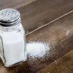 5 خطوات لتقليل استهلاك الملح وحماية قلبك من الأمراض