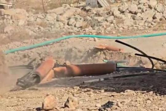 مستوطنون يقتحمون مسكناً في مسافر يطا ويقطعون خط الكهرباء المغذي له جنوب الخليل