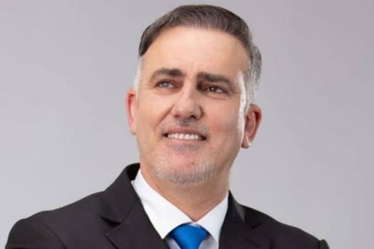 التجمع الوطني الديمقراطي يستنكر التحريض ضد تعيين فاخر بيادسة نائبًا لرئيس بلدية حيفا