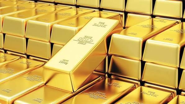 ارتفاع أسعار الطاقة وتنامي احتمالات تشديد السياسة النقدية يضغطان على المعدن النفيس رغم استمرار التوترات الجيوسياسية.