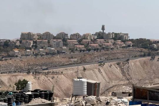 الحكومة الإسرائيلية تطلق عطاءات لبناء 1,234 وحدة استيطانية في E1 وسط اتهامات بخرق التزام قضائي