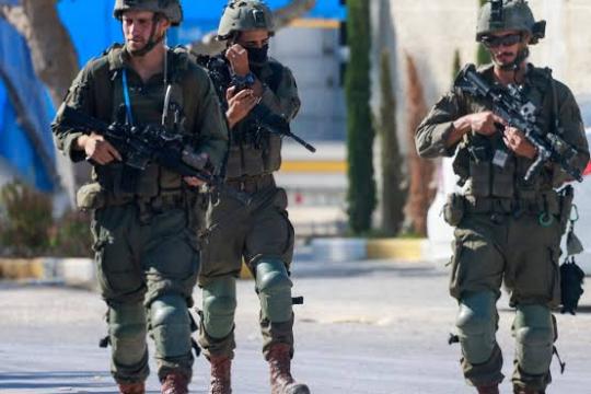 الاحتلال يقتحم ساحتي مدرستي حوارة وبرقة ويهدد بإزالة العلم الفلسطيني