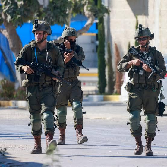 جنود الاحتلال يدخلون ساحات المدارس بالتزامن مع اقتحامات في نابلس وطوباس