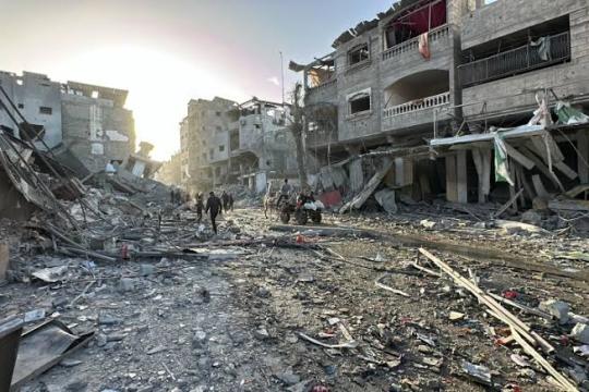 شهيد في قصف إسرائيلي استهدف منزلاً بمخيم المغازي وسط قطاع غزة