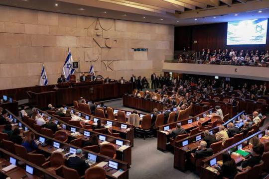 تقرير: حكومة نتنياهو دفعت نحو إضعاف مؤسسات الديمقراطية في إسرائيل خلال ولاية الكنيست الـ25