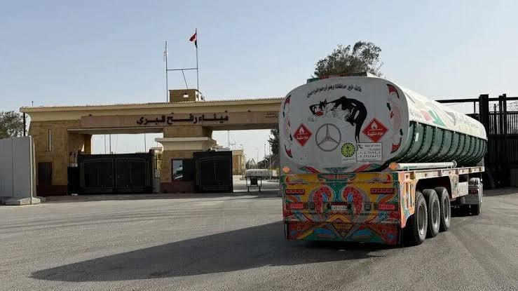 تقرير إسرائيلي: مصر تضغط لإعادة فتح معبر رفح أمام البضائع وإسرائيل ترفض