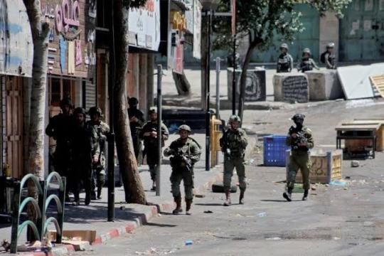 تواصل انتهاكات الاحتلال والمستوطنين: اعتقالات واقتحامات وهدم وإغلاقات في الضفة