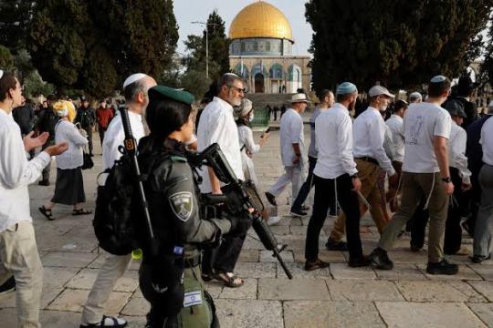 في الذكرى الـ57 لإحراقه.. محافظة القدس تحذر من تصاعد استهداف المسجد الأقصى