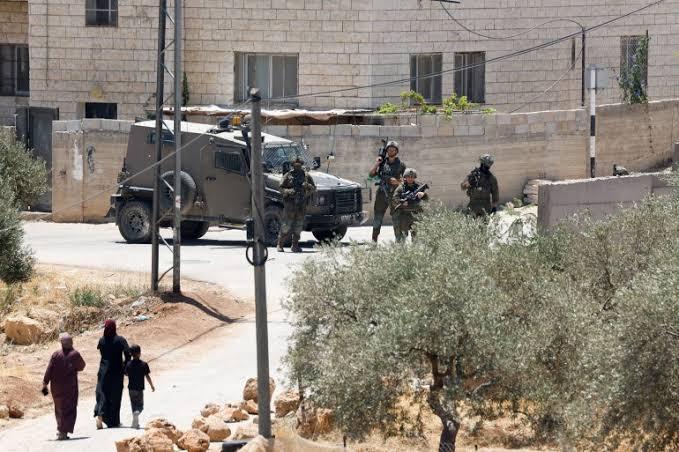 شهيدان و44 مصابًا و272 حالة اعتقال وسط 245 اقتحامًا و367 حالة مصادرة للممتلكات