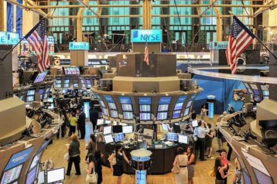 وول ستريت تفتتح تعاملات الاثنين على استقرار وسط ترقب نتائج البنوك وبيانات التضخم