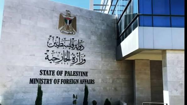 زيارة ميدانية نظمتها الخارجية الفلسطينية شملت مركز قلنديا للتدريب ومدرسة البنات ومواقع متضررة، وسط تحذيرات من تداعيات تقويض عمل الأونروا على اللاجئين وحق العودة