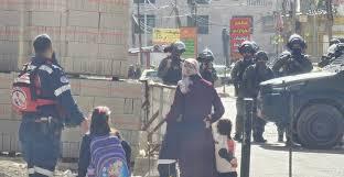 الاحتلال يوسع اقتحاماته إلى كفر عقب وشارع المطار وسط استخدام كثيف للغاز والرصاص