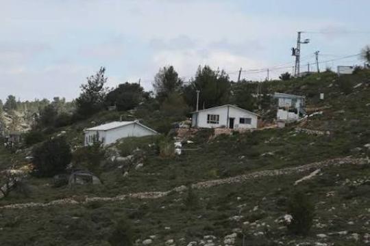 مستوطنون يشرعون بإنشاء بنية تحتية لبؤرة استيطانية جنوب شرق بيت لحم