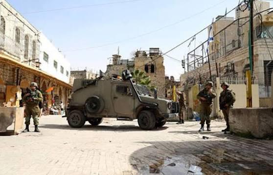 اعتداءات للمستوطنين في الضفة وإصابات بالاختناق في خلة النحلة واقتحامات واعتقالات في القدس وطوباس