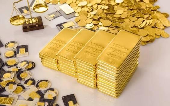 الذهب يواصل التراجع وسط مخاوف التضخم واحتمالات رفع الفائدة الأميركية