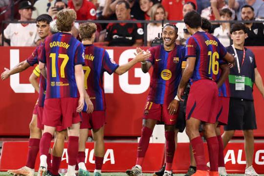 فيديو: رافينيا يقود برشلونة لفوز جديد على إشبيلية ويحافظ على صدارة الليجا