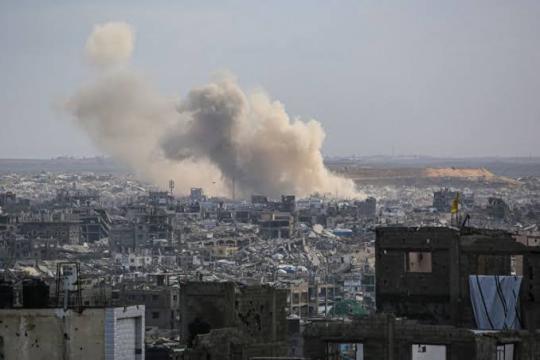 إصابة 3 فلسطينيين بنيران الاحتلال شمال خان يونس