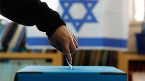 بينيت يقترب من نتنياهو ويحقق تقدمًا في نوايا التصويت، و65% من الإسرائيليين يتوقعون استمرار حماس في الحكم بغزة