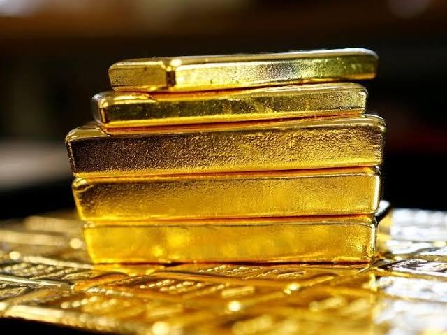 الذهب يستقر قرب 4150 دولاراً مع تراجع رهانات رفع الفائدة الأميركية
