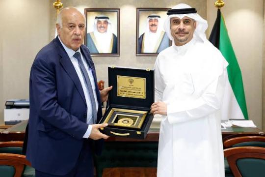الرجوب يبحث مع وزير الشباب الكويتي تعزيز التعاون الرياضي بين فلسطين والكويت