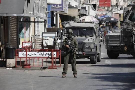 شهيدين في غزة والخليل وتصعيد واسع لهجمات المستوطنين واعتقال 19 فلسطينياً بالضفة