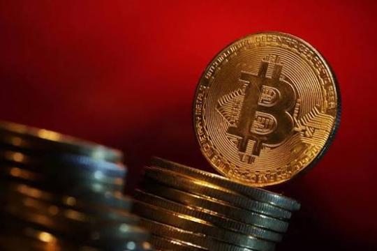 بتكوين تقفز 4% وتتجه لمكاسب أسبوعية تقارب 20% بدعم من تحركات الخزانة الأميركية