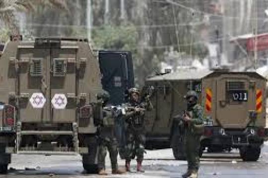 مواجهات واعتقالات واقتحامات في القدس ومحيطها وسط تصعيد ميداني