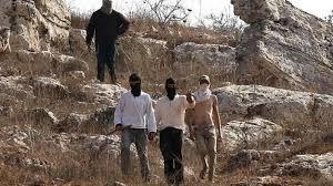 تصاعد الاعتداءات على القرى والتجمعات البدوية وسط حماية قوات الاحتلال