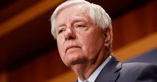 واشنطن تؤكد استمرار الضغط العسكري والدبلوماسي لضمان إعادة فتح المضيق