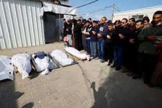 شهداء وجرحى في قصف إسرائيلي متواصل على بيت لاهيا ودير البلح