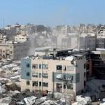 شهيد وإصابات جراء قصف إسرائيلي استهدف ساحة مدرسة في مخيم الشاطئ غرب غزة
