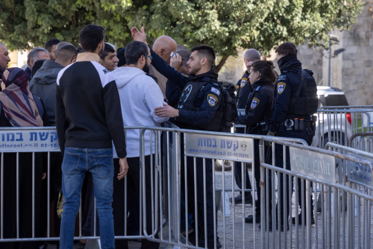 مخابرات الاحتلال الإسرائيلي تستدعي مقدسيين وأسرى محررين للتحقيق بالقدس