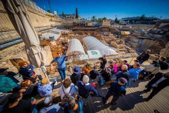 محافظة القدس تدين جولات الاحتلال في أنفاق سلوان: اعتداء على التاريخ والحضارة