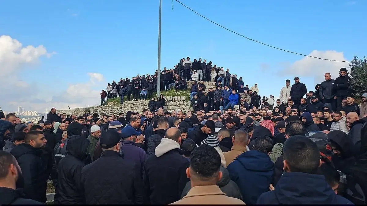 إصابات بين أفراد عائلته خلال الهجوم وسط تصاعد اعتداءات المستوطنين