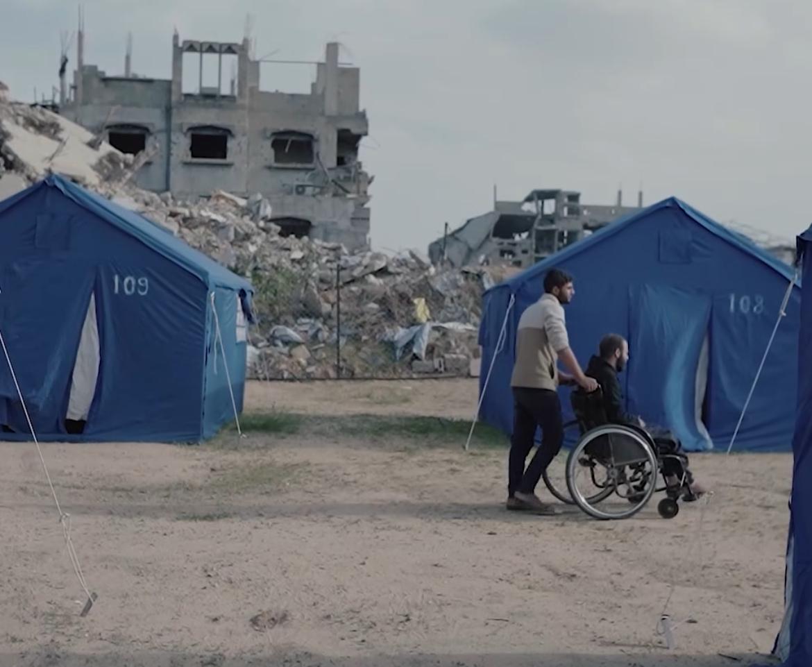 محمد صالح يوثق رحلة الألم بين المستشفيات المحاصرة والاعتقال والظروف الإنسانية الصعبة في قطاع غزة