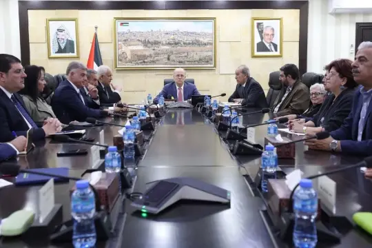 رئيس الوزراء يبحث مع شبكة المنظمات الأهلية تعزيز التنسيق لدعم صمود المواطنين