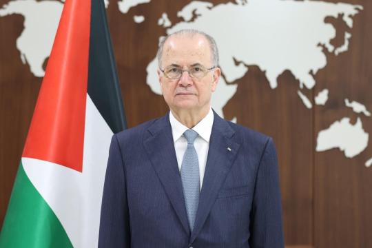 رئيس الوزراء يبحث مع وزير بريطاني تعزيز المسار السياسي ودعم الاقتصاد الفلسطيني