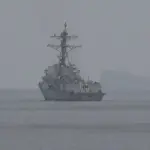 مسؤول أميركي يحذر من احتمال استئناف الحرب مع إيران وسط تصاعد التوتر في مضيق هرمز