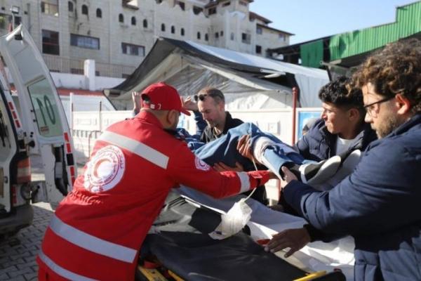 83 شخصاً يغادرون قطاع غزة ضمن عمليات إجلاء طبي بالتنسيق مع الهلال الأحمر ومنظمة الصحة العالمية