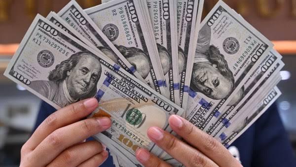 مؤشر "بلومبرغ" الفوري للدولار يصعد 0.2% والين الياباني يتصدر خسائر عملات مجموعة العشر