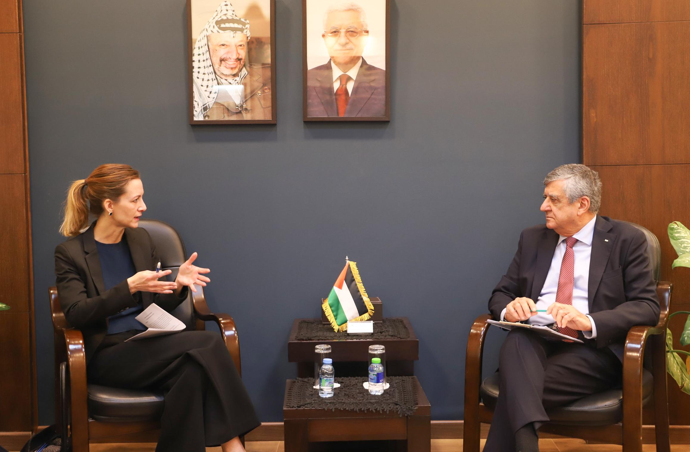 مناقشة مذكرة تفاهم تشمل الإيواء المؤقت وإزالة الركام وتطوير البنية التحتية