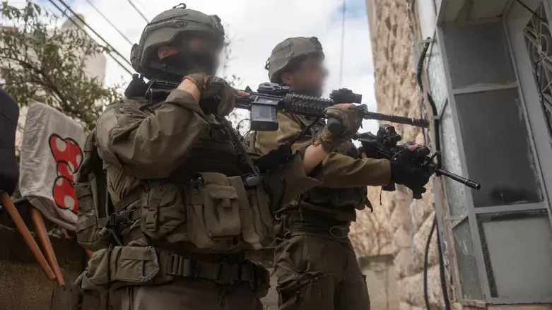 الجيش الإسرائيلي ينفذ عملية واسعة في جبل جوهر بالخليل لاستهداف الأسلحة غير القانونية