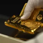 الذهب يتراجع مع تصاعد رهانات رفع الفائدة الأميركية
