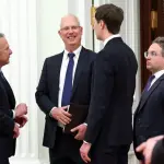 روسيا وأوكرانيا والولايات المتحدة تبدأ محادثات أبوظبي حول تسوية الحرب