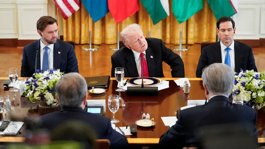 الخطوة تأتي خلال لقاء ترامب مع نتنياهو وتوكاييف لتعزيز السلام والتعاون الإقليمي