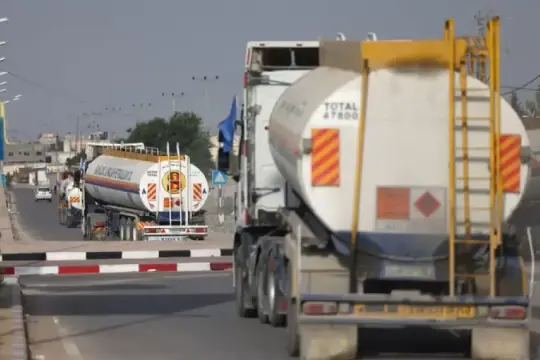 دخول 5 شاحنات غاز طهي إلى قطاع غزة وتوزيعها على أكثر من 12 ألف مواطن