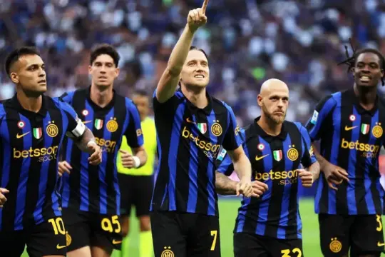 إنتر يبدأ رحلة الدفاع عن لقب الدوري الإيطالي برباعية أمام مونزا.. ونابولي يهزم جنوى