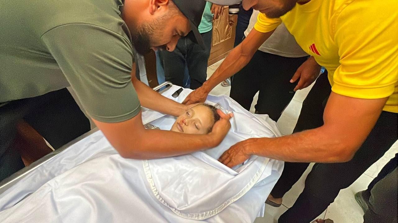 قصف مسيّرات ومدفعية وإطلاق نار يستهدف مناطق متفرقة في القطاع، فيما تتجاوز حصيلة الشهداء منذ بدء الهدنة 1200 شهيد