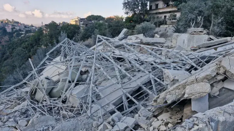 الاحتلال دمر مستشفى في النبطية